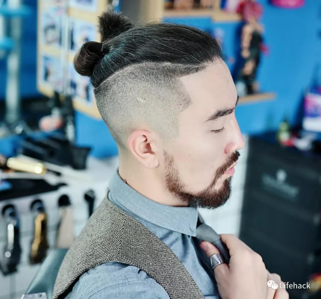最新发型男款，友情与时尚的温馨故事