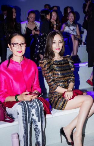 如何成为出色演员？李小路演员的经验分享与步骤指南