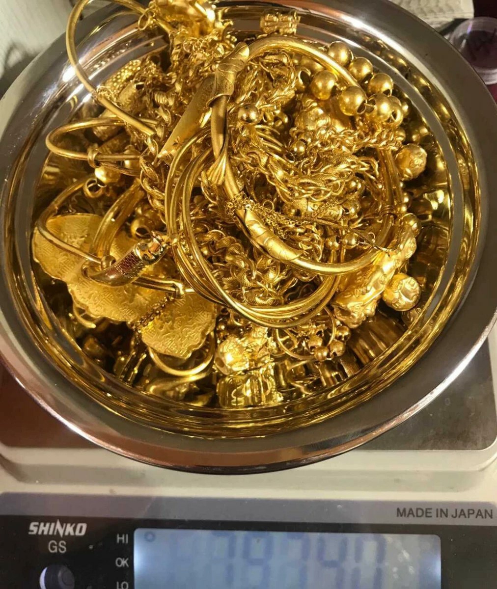 最新黄金回收,最新黄金回收，小巷中的隐秘宝藏
