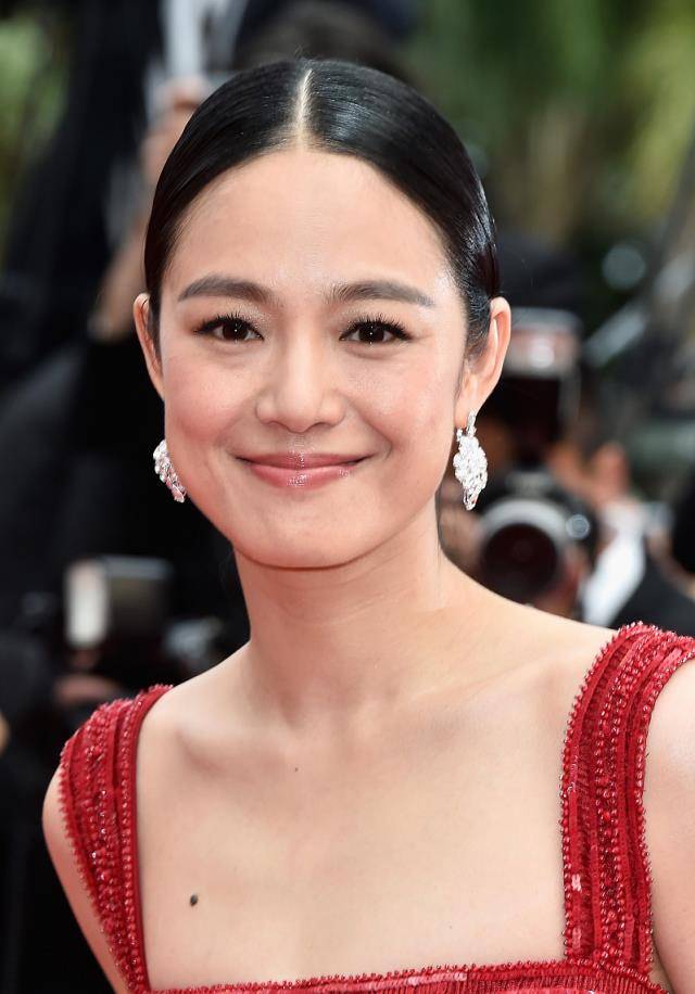 演员周韵，与自然共舞，探寻内心宁静之美