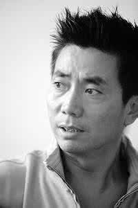 演员赵坤美，自然怀抱中的内心宁静与喜悦探寻