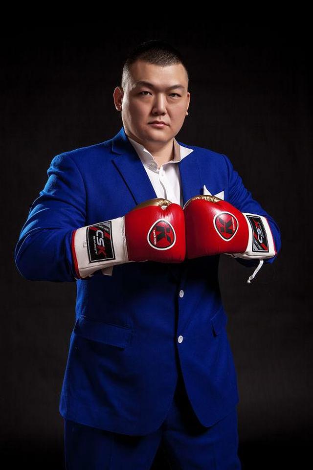 张君龙最新动态，时代先锋的足迹探索