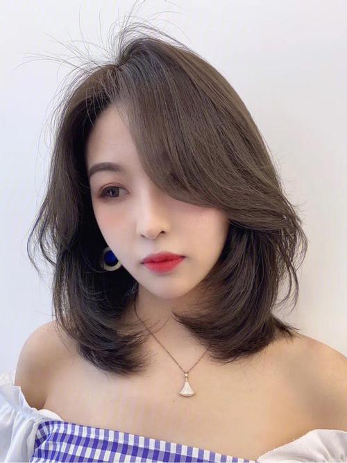 最新女发型时尚潮流多元展现